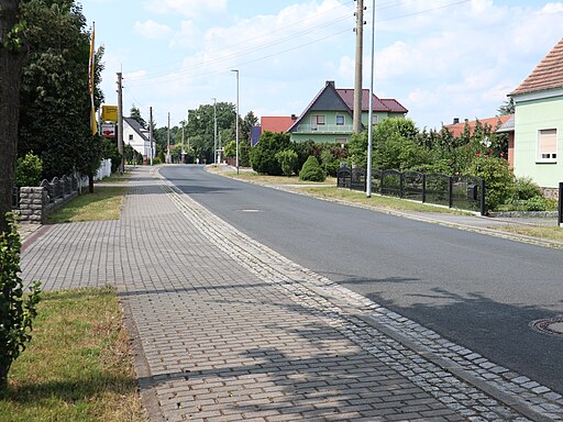 Hermsdorf (bei Ruhland), Hauptstraße nordwärts bei Hausnr. 4b, Frühsommer 2023, 01