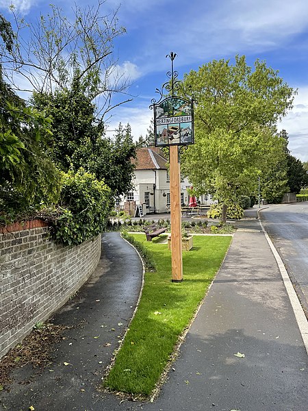 File:Hertingfordbury Village sign, south face.jpg