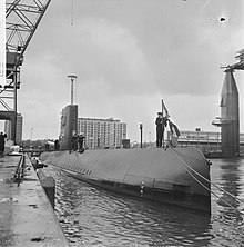 Potvis being commissioned in 1965 Het hijsen van de vlag, Bestanddeelnr 918-3929.jpg