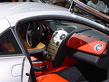 The SLR utilised the AMG SPEEDSHIFT R automatic transmission