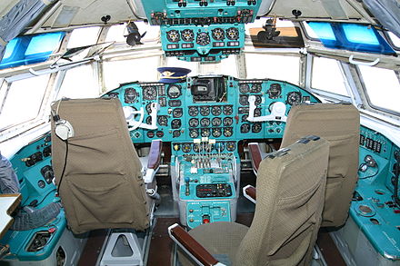 Cockpit d'il-62.