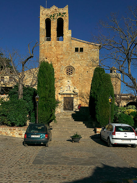 File:Iglesia de San Pedro, Pals. Fachada.jpg