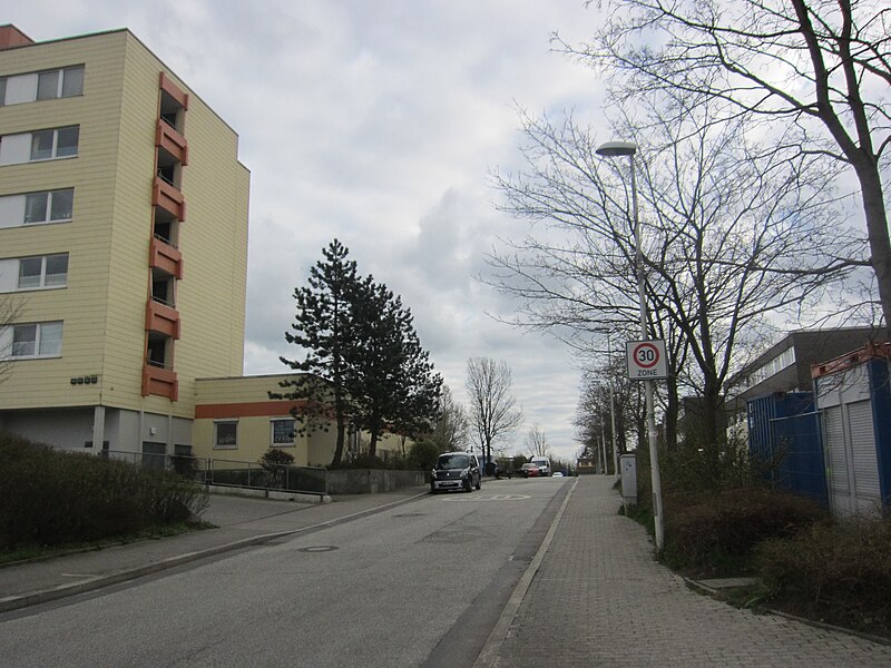 File:Illerweg Kiel-Elmschenhagen.jpg
