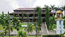The Istana Kuning or "Yellow Palace" of the former princes of Kotawaringin IstanaKuning Pangkalanbuun.JPG