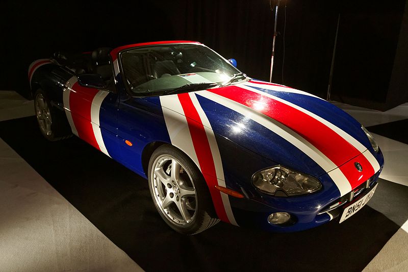 File:Jaguar XK8 1999 - Mondial de l'Automobile de Paris 2016 - 002.jpg