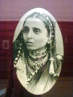 File:Jawaharlal Nehru's mother Swarup Rani.webp