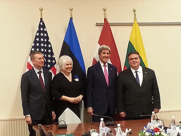 Ministers of the Baltic States – Edgars Rinkēvičs, Marina Kaljurand, Linas Linkevičius – meet the US Secretary of State John Kerry in 2016.