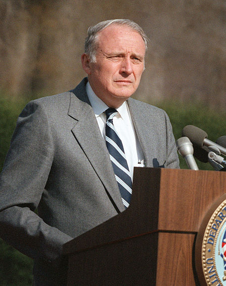 Tập_tin:John_Otho_Marsh_speaking_at_Arlington_Cemetery,_March_1985.jpg