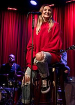 Thumbnail for File:Julia Michaels Grammy Museum 14.jpg