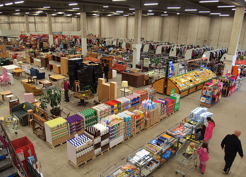 File:Jyväskylä - Seppälä flea market.jpg