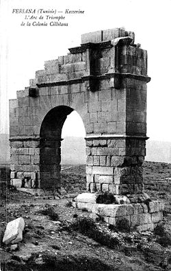 Postal de c. 1900 do arco do triunfo romano da antiga Cílio