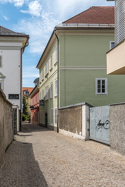 File:Klagenfurt Pfarrhofgasse 6 Vorstadthaus der von Seenuss O-Ansicht 23052020 9050.jpg