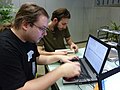 Čeština: Wikipedisté editují Wikipedii na setkání klubu Wikipedie v Brně s využitím literatury dostupné v Ústřední knihovně Filozofické fakulty Masarykovy univerzity 5. 4. 2016.