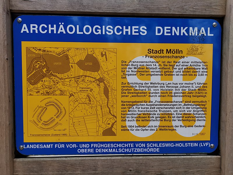 File:Kriegerdenkmal Franzosenschanze (Mölln) Archäologisches Denkmal Infotafel.jpg