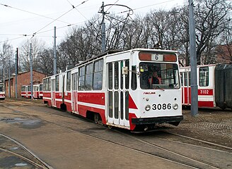 Трамвай ЛВС-86К № 3086 на віялі трамвайного парку № 2 (2006 рік).