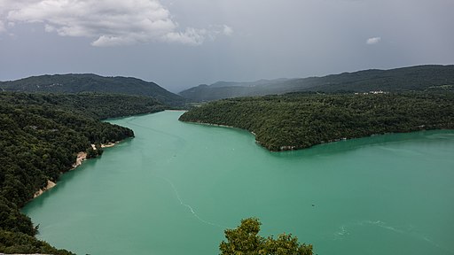Lac de Vouglans vu de sur Faucon