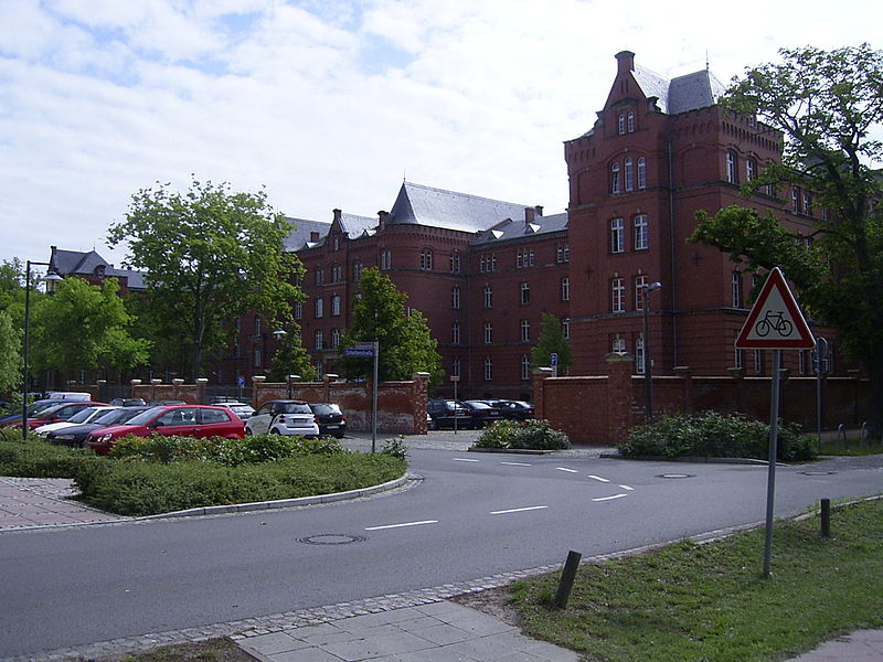 File:Landgericht Neuruppin.jpg