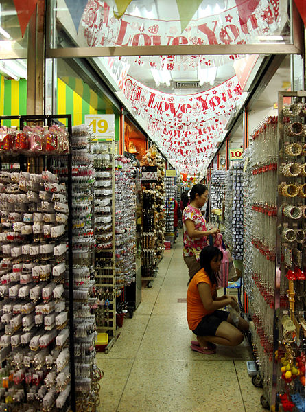 File:Lascar Shop at Sampeng Lane - Chinatown (4510174719).jpg