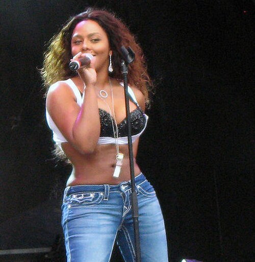 Lil' Kim performing at Way Out West festival, 2008