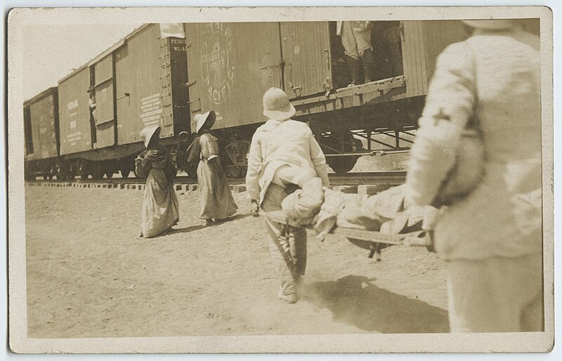 File:Loading the wounded into Southern Pacific Railroad car (5738307628).jpg