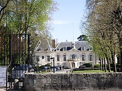 Le château de Villebouzin.