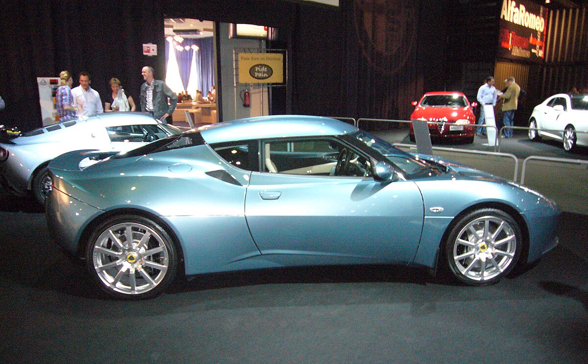 Lotus Evora 400 красный