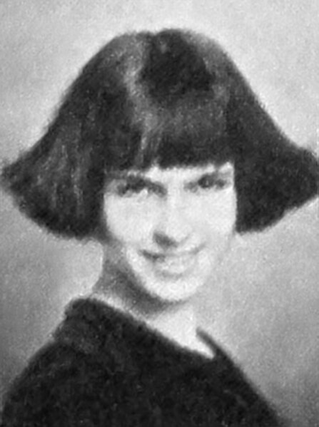 Brooks as a sophomore in high school, 1922. She had worn bobbed hair since childhood.