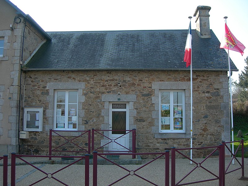 File:Lozon - Mairie.jpg