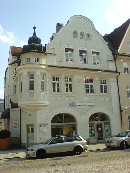 File:Mühldorf am Inn — Katharinenplatz 7.JPG