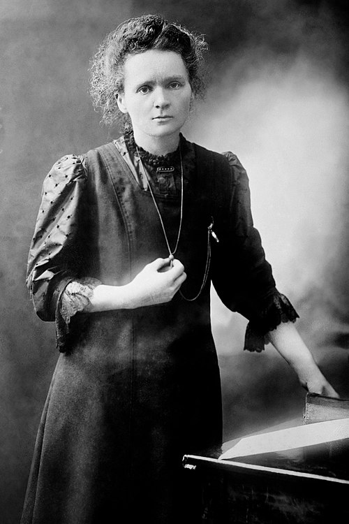 Marie Curie c. 1898.jpg