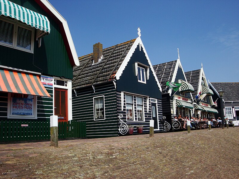 File:Marken huizen.jpg