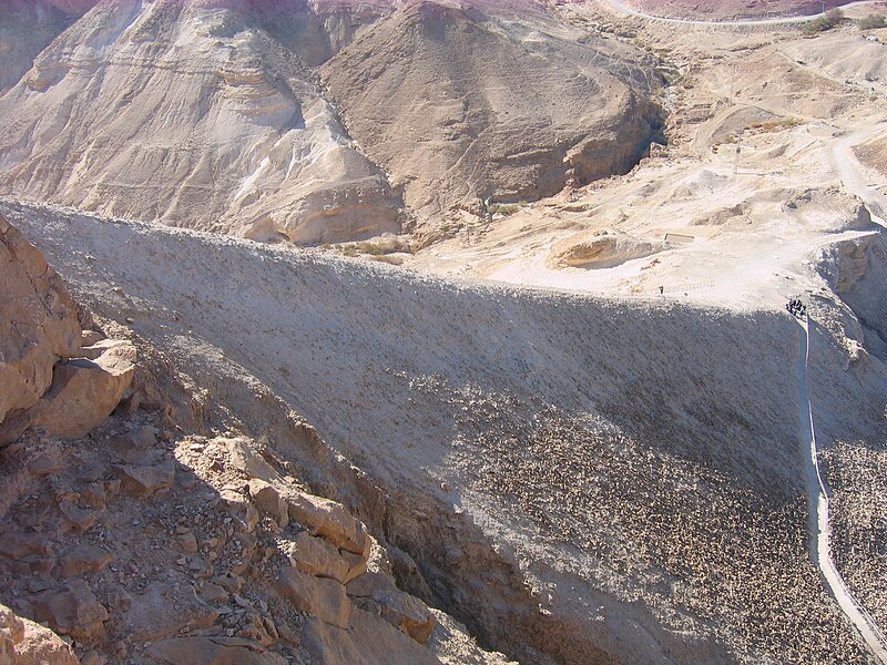 File:Masada 08 röm Rampe.jpg