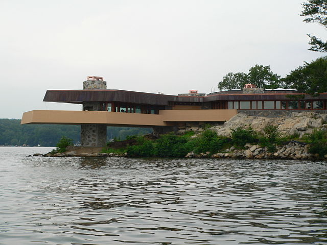 Фонд фрэнка. Дом над озером Махопак (Lake Mahopac House). Дом над озером Райт. Дом на озере - Frank Lloyd. Фрэнк Ллойд Райт дом на озере Массаро.