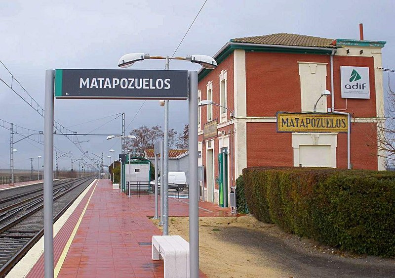 Archivo:Matapozuelos - Estación de Adif 1.jpg