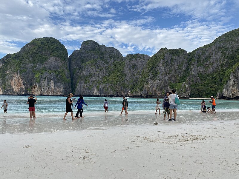 File:Maya Bay with People.jpg