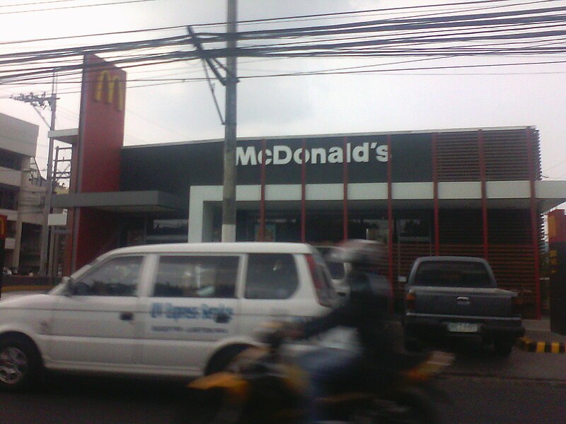 File:McDonald's Fortunata exterior.jpg