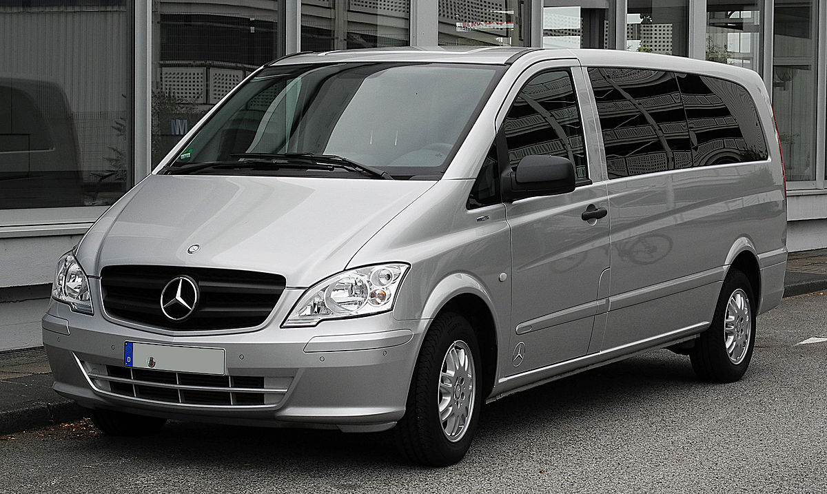 File:Mercedes-Benz Vito Kombi Extralang 116 CDI BlueEFFICIENCY (V 639) –  Frontansicht, 3. Juli 2011, Essen.jpg - Wikipedia