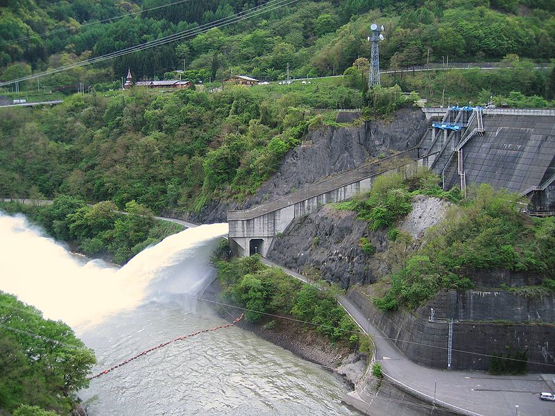 File:Midono Dam discharge 20060520.jpg