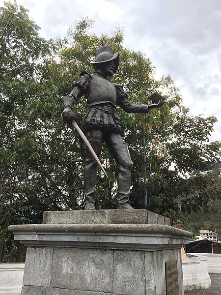 File:Monumento a Francisco de Orellana, Guápulo.jpg