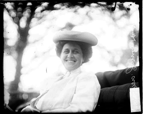 Mrs. Jarvis Hunt at a Chicago horse show, 1908