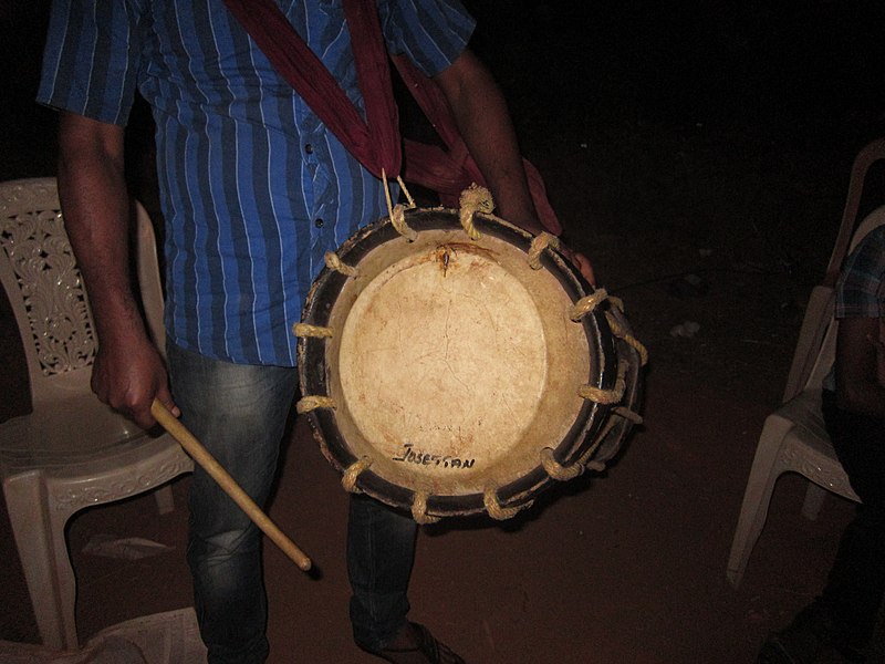 File:Music Instruments - ബാന്റ് സെറ്റ് ഉപകരണങ്ങൾ 04.JPG