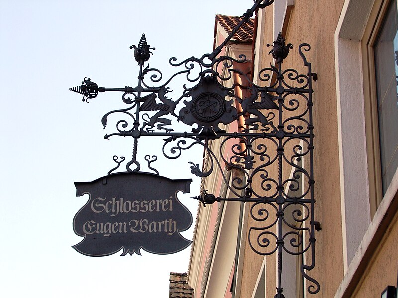 File:Nasenschild Kempter Straße Eugen Warth Schlosserei Memmingen.JPG