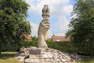 Flambeau de la paix ("Torch of peace") Neuville Saint Vaast - La Targette 13.jpg