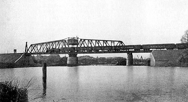 New York, Chicago and St. Louis Railroad train crossing Black River in Lorain, Ohio, 1906