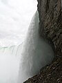 Die Horseshoe Falls von unten betrachtet ("Journey behind the falls")