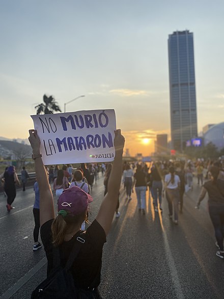 Demonstration in Monterrey, Nuevo León after the feminicide of Debanhi Escobar.