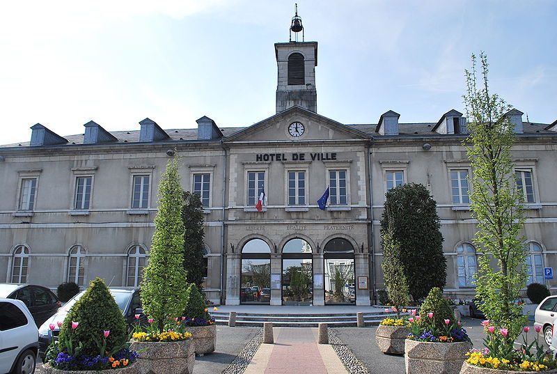 File:Orthez Mairie.jpg