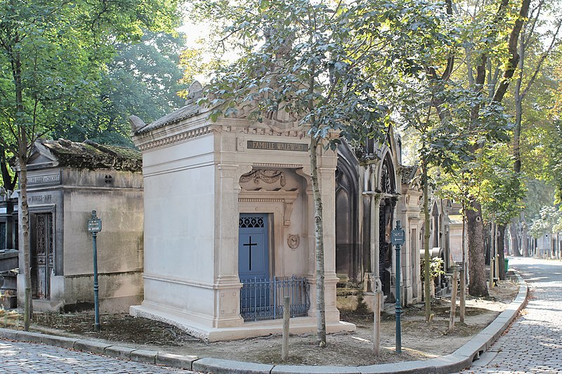 File:Père-Lachaise - Division 66 - Walewski 01.jpg