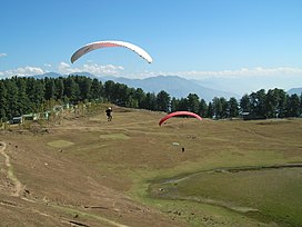 Paragliding at Sanasar.jpg