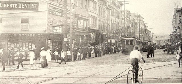 The central business district of Paterson at the intersection of Market and Main Streets, 1911